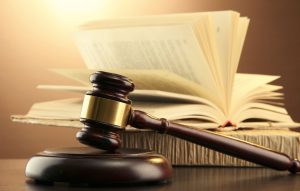 На Дніпропетровщини судитимуть матір за відмову надання допомоги синові