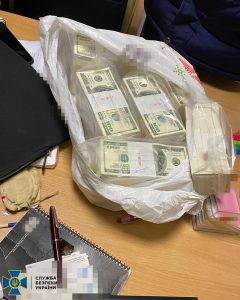 1 мільйон 650 тисяч доларів США за посаду голови облдержадміністрації (фото)