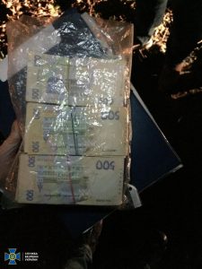 Слідчий поліції у Дніпрі за гроші «гарантував» закриття кримінального провадження