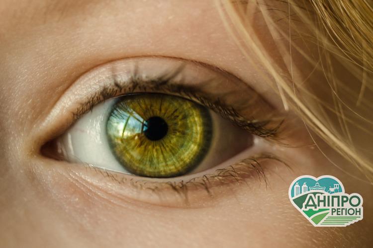 Українські школярі створили прилад, який полегшить життя людям з порушеннями зору (ВІДЕО) Українські школярі створили прилад, який полегшить життя людям з порушеннями зору