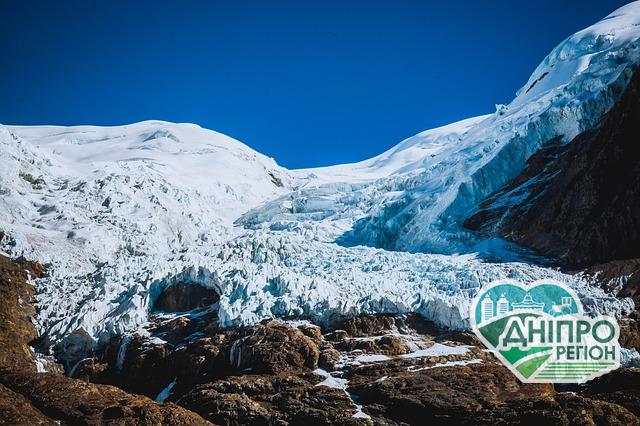 У стародавній брилі льоду знайшли 28 нових вірусів