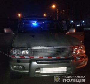 На Дніпропетровщині в багажнику джипа виявлено тіло вбитого поліцейського