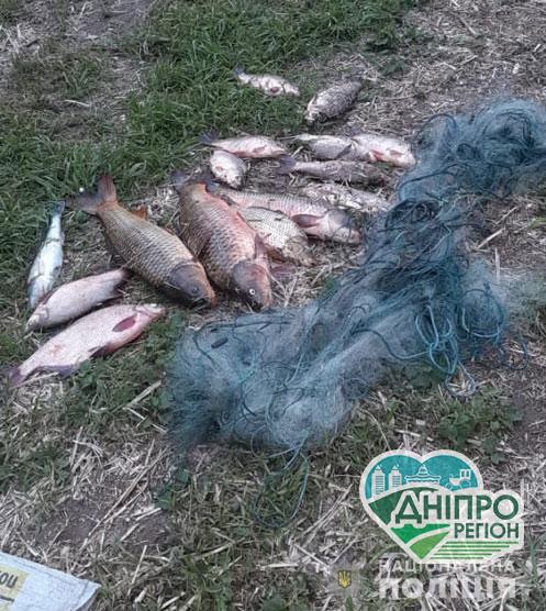 Правоохоронці Дніпра виявили браконьєрів, які виловлювали рибу під час нересту Правоохоронці Дніпра виявили браконьєрів, які виловлювали рибу під час нересту