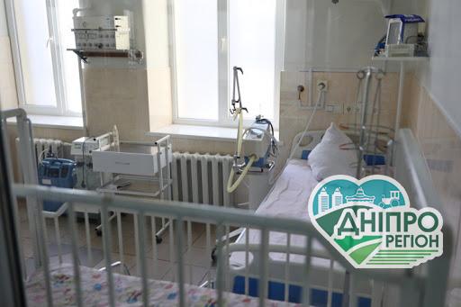 Під Дніпром на пожежі постраждала дитина: дівчинку забрали в реанімацію Стало відомо про стан дівчинки, яка постраждала під час пожежі