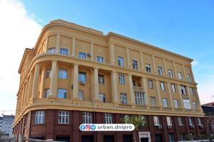 Як виглядає відновлений 80-річний фасад у центрі Дніпра