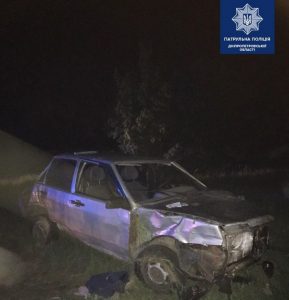Страшна ДТП під Дніпром: Автівка із пасажирами перекинулася чотири рази