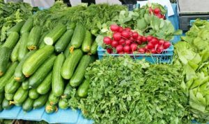 На продуктових ринках фермери підняли ціни на овочі в два рази
