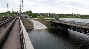 На Дніпропетровщині зводять понтонний міст (Фото)