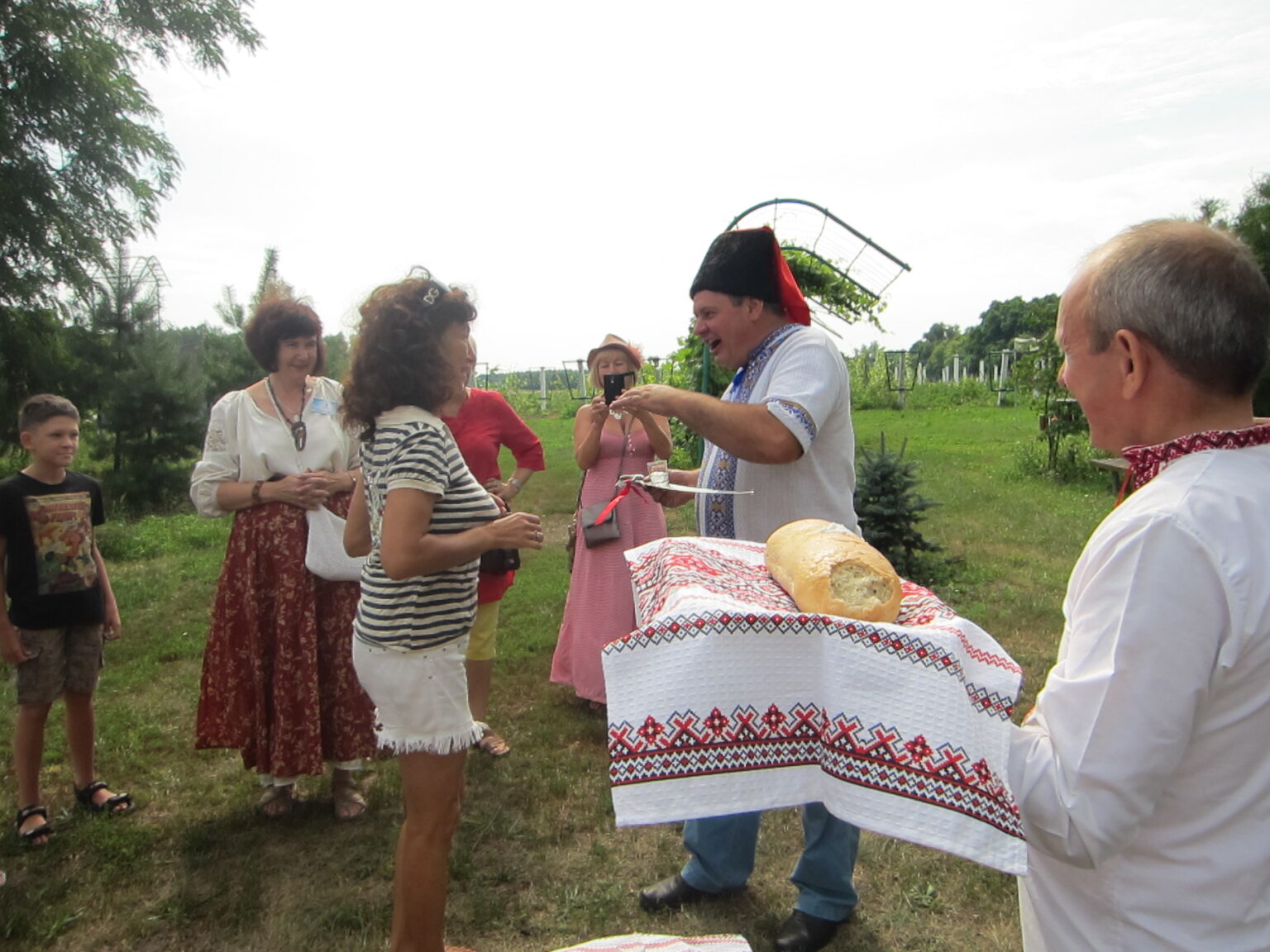 Дніпровські дива: сільський туризм Петриківки (Фото) Дніпровські дива: сільський туризм Петриківки (Фото)