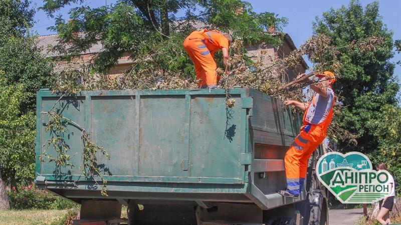 У Дніпрі негабаритне сміття вивозять у міру накопичення У Дніпрі негабаритне сміття вивозять у міру накопичення
