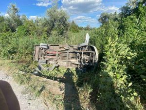 На Дніпропетровщині перевернулась маршрутка: постраждало 15 пасажирів