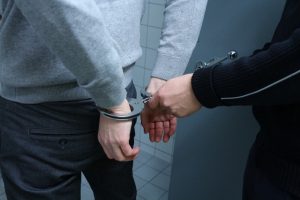 У Дніпрі на гарячому затримали банду рекетирів (відео)