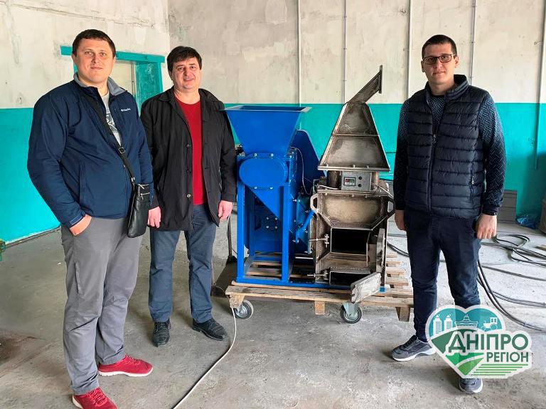 Пристрій для швидкої та безпечної утилізації медичних матеріалів розробили у Дніпровській політехніці Пристрій для швидкої та безпечної утилізації медичних матеріалів розробили у Дніпровській політехніці