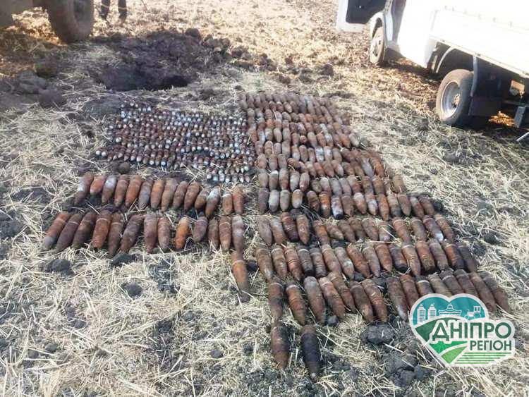 В Днепре нашли почти полтысячи единиц старых боеприпасов В Дніпрі знайшли майже півтисячі одиниць старих боєприпасів