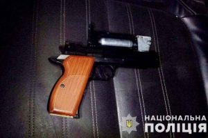 В Каменском мужчина стрелял по детям: преступник задержан