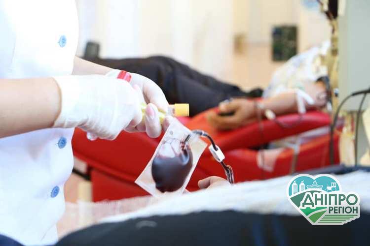 На вагу золота: Дніпропетровський обласний банк крові потребує донорів (Відео) На вагу золота: Дніпропетровський обласний банк крові потребує донорів (Відео)