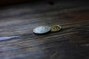 Дніпряни з 1 жовтня прощаються з гривнями та монетами