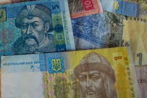 Дніпрянам варто поквапитися: залишився місяць, аби позбутися старих гривень