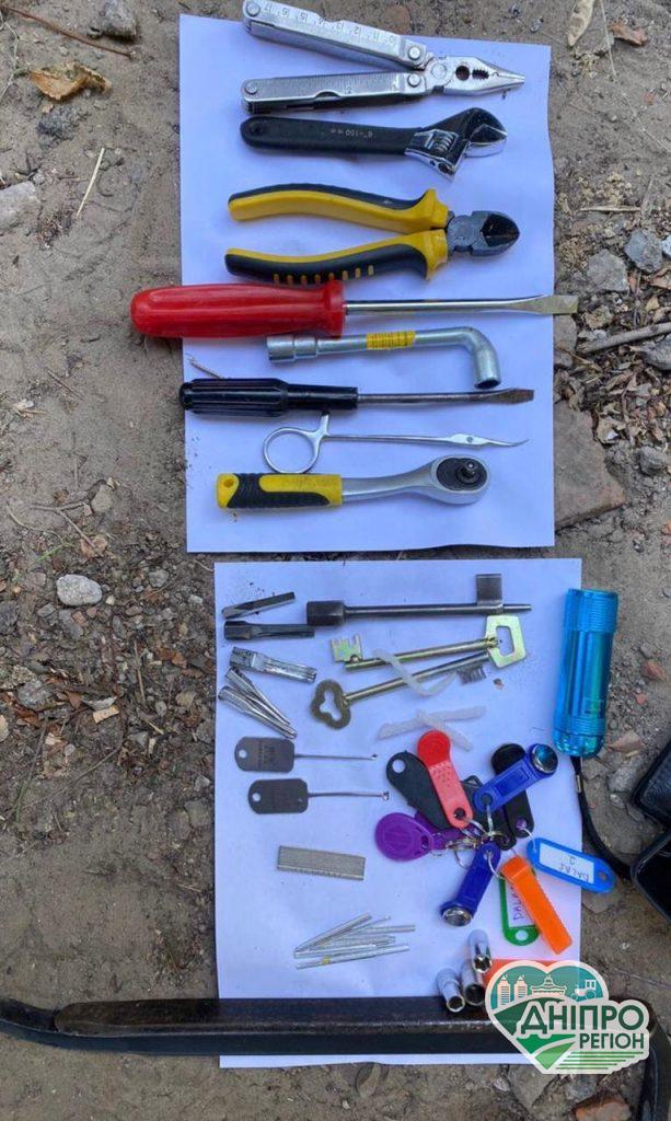 В Днепре задержана группа квартирных воров Новини Дніпра. У Дніпрі затримано групу квартирних крадїїв