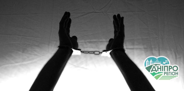 На Дніпропетровщині 22-річний злодій пограбував вдвічі молодшого хлопця На Дніпропетровщині 22-річний злодій пограбував вдвічі молодшого хлопця