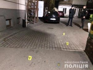 Конфлікт в кафе у Дніпрі: стрілянина та ножові поранення (фото)