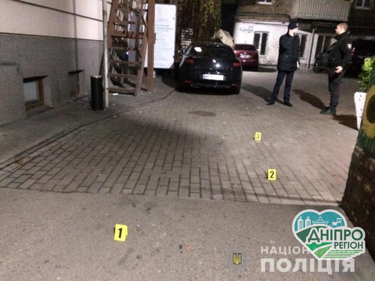 Конфлікт в кафе у Дніпрі: стрілянина та ножові поранення (фото) Конфлікт в кафе у Дніпрі: стрілянина та ножові поранення