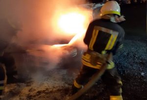 На Дніпропетровщині у Кривому Розі горіла автівка