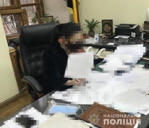 Як вкрасти 5 мільйонів гривень: поліція викрила схему за участі високопосадовців (фото)