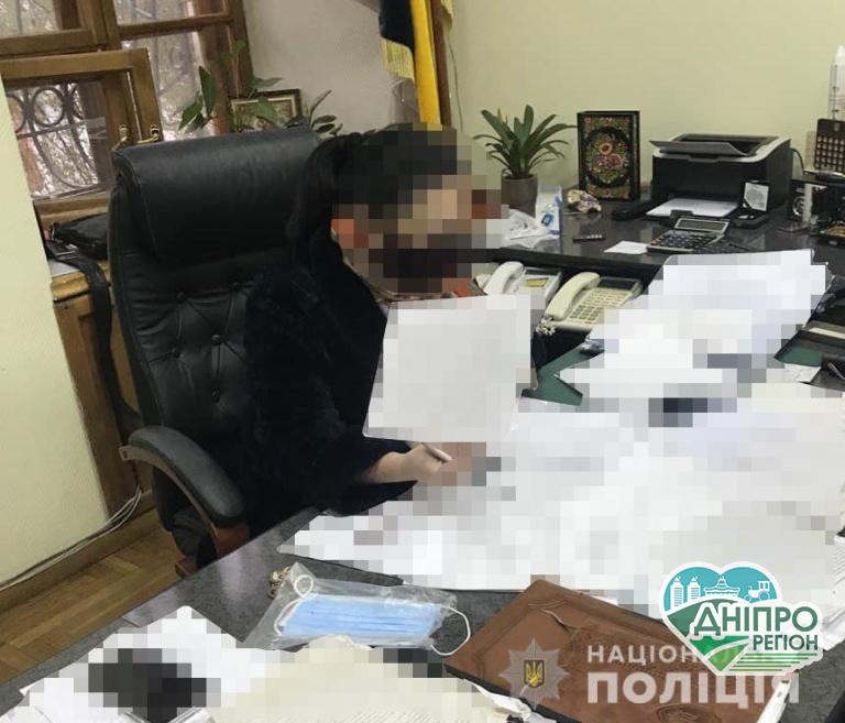 Як вкрасти 5 мільйонів гривень: поліція викрила схему за участі високопосадовців (фото) Як вкрасти 5 мільйонів гривень: поліція викрила схему за участі високопосадовців