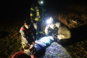 Оце так порибалив: у Софіївці на Дніпропетровщині рибалка застряг у багнюці