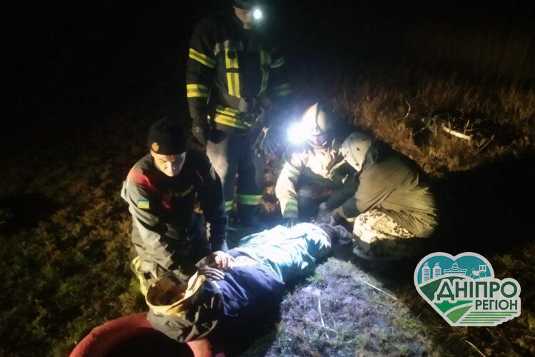 Новини Дніпропетровщини. Оце так порибалив: у Софіївці на Дніпропетровщині рибалка застряг у багнюці