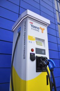 Де заряди авто за 20 хвилин: у Дніпрі запрацювала перша швидкісна зарядна станція