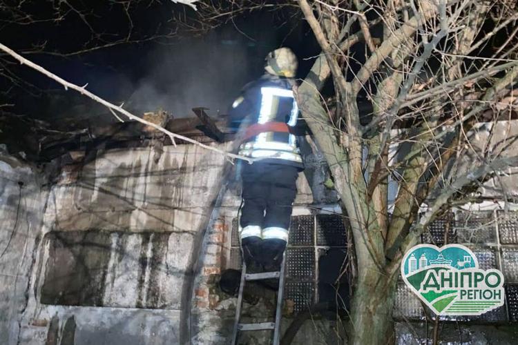 У Дніпропетровській області в селі Орлівщина горіла закинута будівля Новини Дніпропетровщини. У Дніпропетровській області в селі Орлівщина горіла закинута будівля