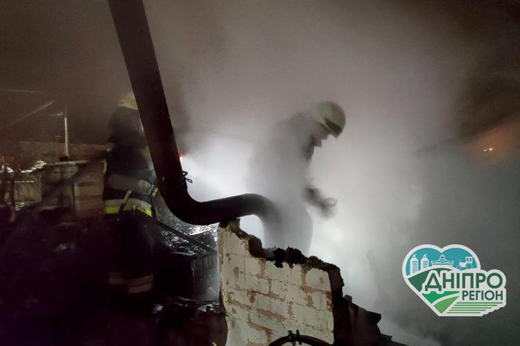 На вулиці Березанівській у Дніпрі горіла одноповерхова лазня Новини Дніпра. На вулиці Березанівській у Дніпрі горіла одноповерхова лазня