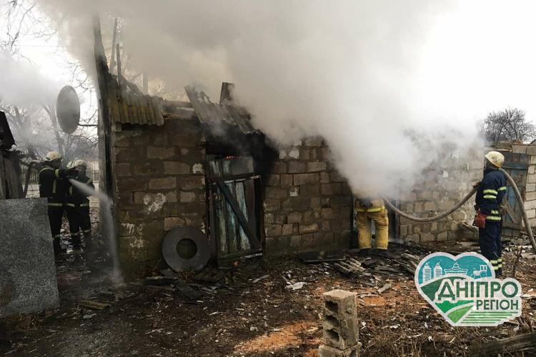 У Миколаївці-1 на Дніпропетровщині згоріла літня кухня (фото) Новини Дніпропетровщини. У Миколаївці-1 на Дніпропетровщині згоріла літня кухня