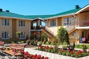 ТОП-5 готелів з басейном на Арабатській Стрілці