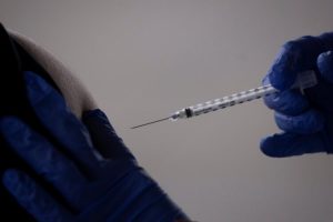 Мешканці Дніпропетровщини можуть записатись на вакцінацію від COVID-19