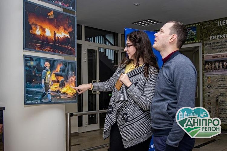 У ДніпроОДА відкрили фотовиставку до Дня Героїв Небесної Сотні (ФОТОРЕПОРТАЖ) У ДніпроОДА відкрили фотовиставку до Дня Героїв Небесної Сотні (ФОТОРЕПОРТАЖ)