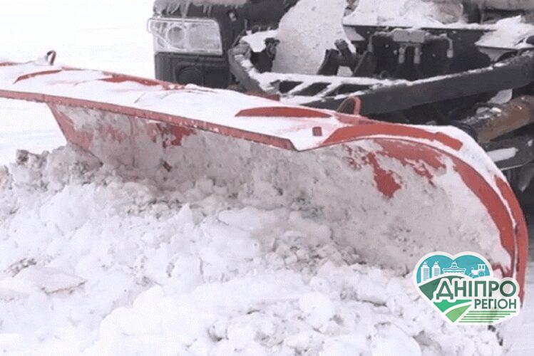 На дорогах  Дніпропетровщини працюють 116 снігоприбиральних машин Дощ, сніг, морози: якою буде погода у Дніпрі в листопаді