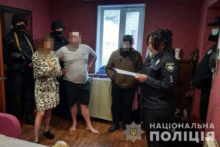 На Дніпропетровщині правоохоронці затримали шахраїв, які ошукали аграріїв на чверть мільйона гривень