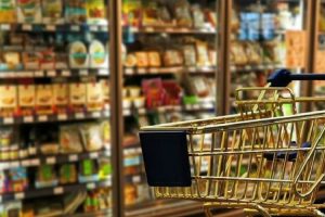 Чому дорожчають продукти харчування: НБУ дало пояснення