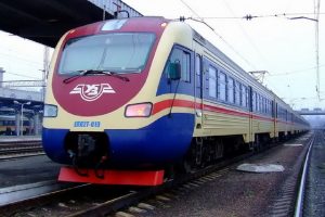 На Дніпропетровщині на місяць зміниться графік руху приміських поїздів (Вся інформація)