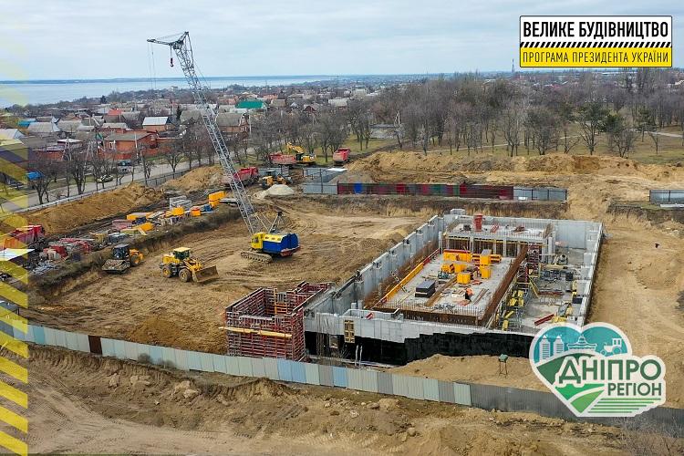 На Дніпропетровщині будують новий та сучасний спорткомплекс із басейном На Дніпропетровщині будують новий та сучасний спорткомплекс із басейном