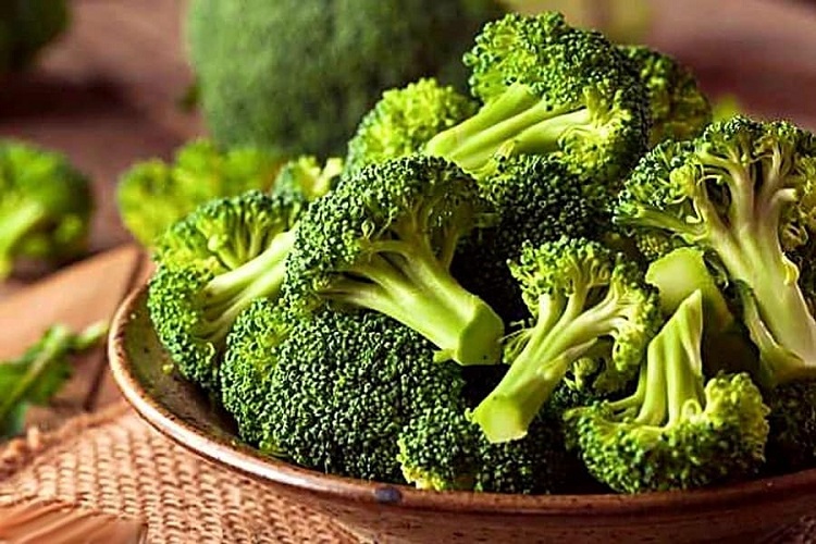 Неймовірне джерело вітамінів: корисні властивості броколі