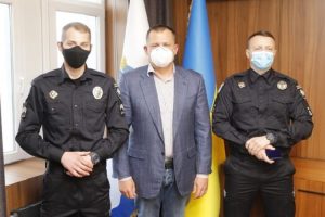 Філатов нагородив полісменів, які врятували чотирьох людей з-під льоду на Дніпрі