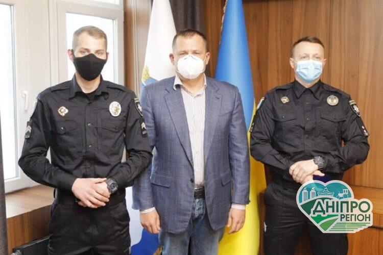 Філатов нагородив полісменів, які врятували чотирьох людей з-під льоду на Дніпрі