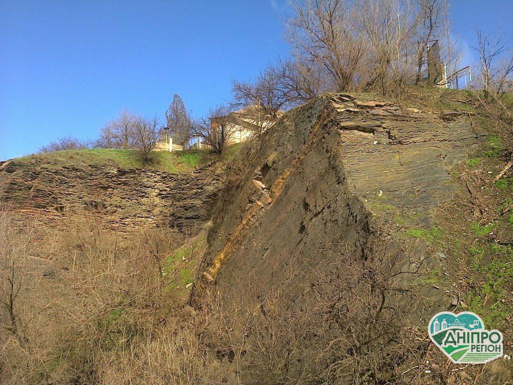 Сланцеві скелі: дивна перлина Дніпропетровщини (КРАСИВІ ФОТО) Сланцеві скелі: дивна перлина Дніпропетровщини (КРАСИВІ ФОТО)