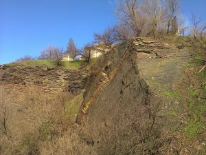 Сланцеві скелі: дивна перлина Дніпропетровщини (КРАСИВІ ФОТО)