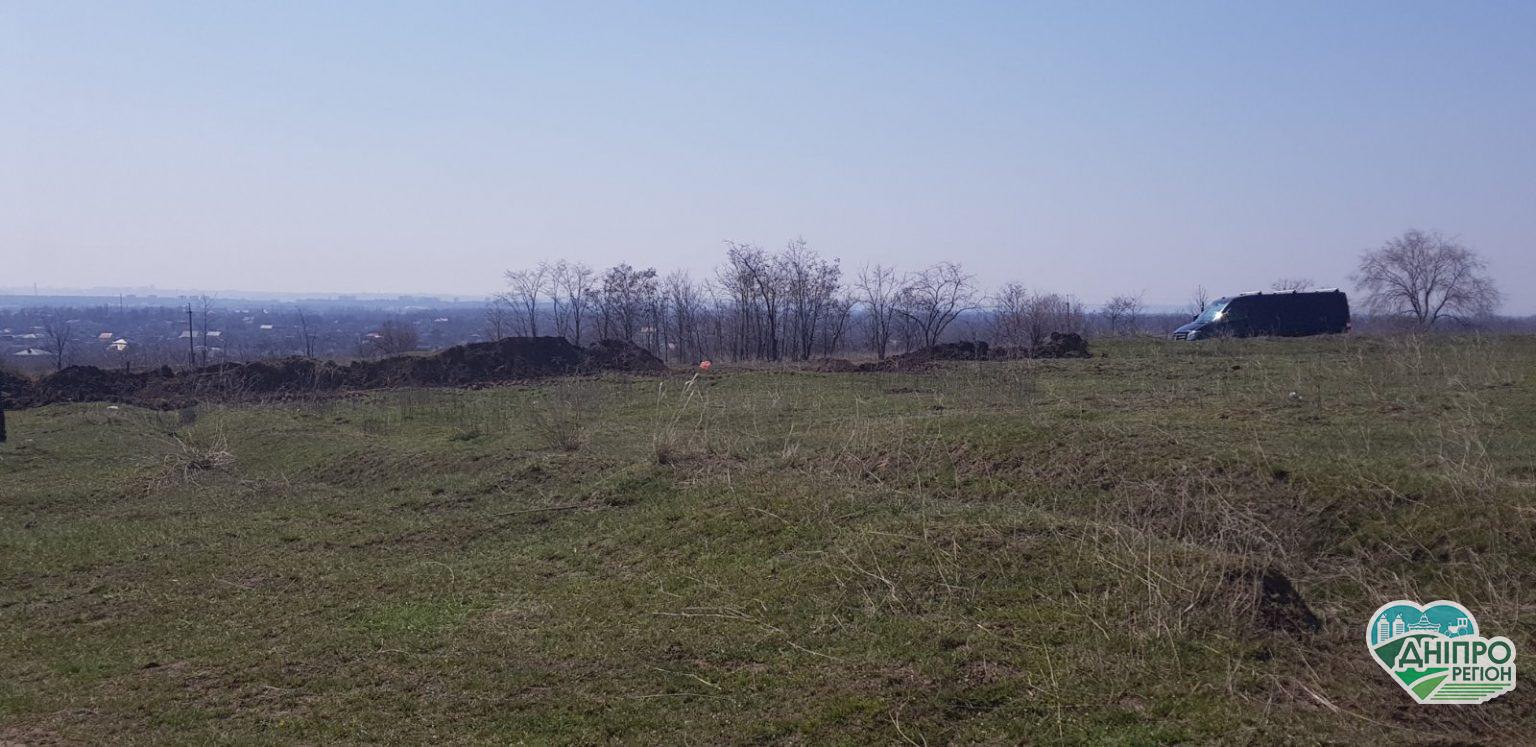 У Підгородньому заради мотокросу руйнують пам’ятну перлину (ФОТО)
