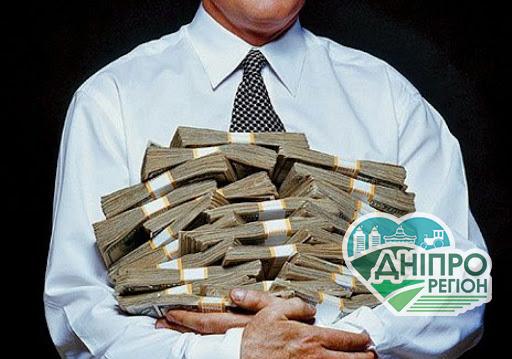 Найбільша у Шкарлета, найменша – у Вітренка. Які зарплати отримали урядовці за березень?